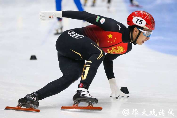 孙龙:脚没伸出去留下遗憾,但这就是短道速滑 孙龙:脚没伸出去留下遗憾,但这就是短道速滑