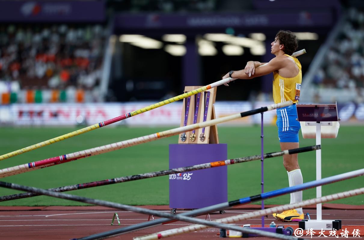 6米30!杜普兰蒂斯再破撑竿跳高世界纪录夺冠 6米30!杜普兰蒂斯再破撑竿跳高世界纪录夺冠